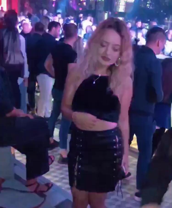Simina, în club, după ce What’s Up și-a asumat noua relație