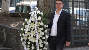 Cu cine şi-a făcut apariţia Luis Lazarus la înmormântarea lui Costin Mărculescu. Mesajul emoţionant: "Prea devreme, Costine"