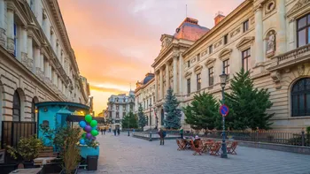 Orașul din România lăudat în presa din Marea Britanie. Mii de turiști îl vizitează anual