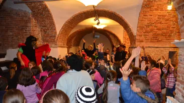 Raluca Turcan s-a simţit foarte bine alături de Lupul cel Rău!