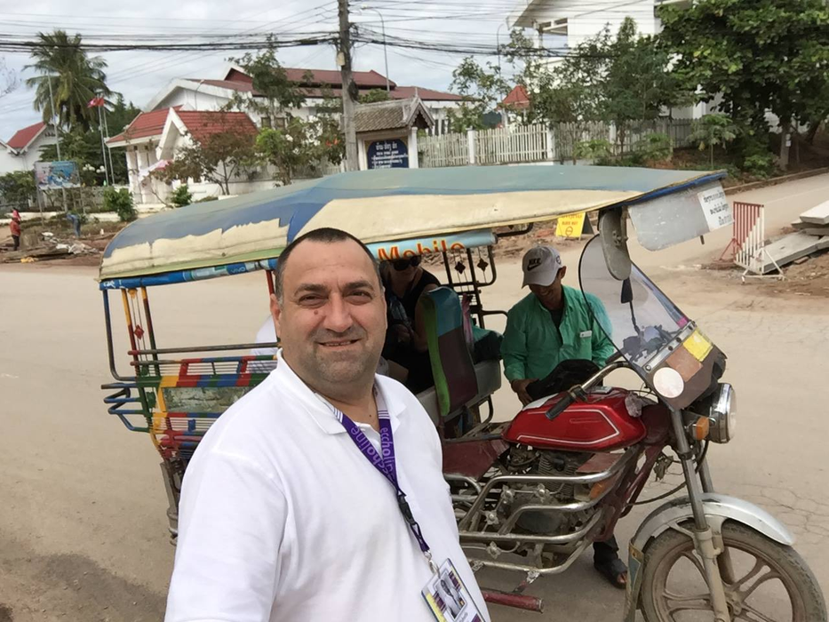 Valentin este medic de urgență și se luptă cu o boală extrem de gravă: leucemie acută mielomonocitară hiperleucemică
