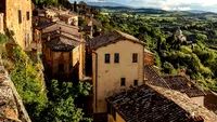 Un tânăr român s-a spânzurat în Toscana, acolo unde era în vacanţă cu iubita!