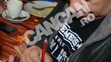 Recunoscut departe de tara!  Fanii au facut rand in fata lui Bodo, intr-un restaurant din Bruxelles