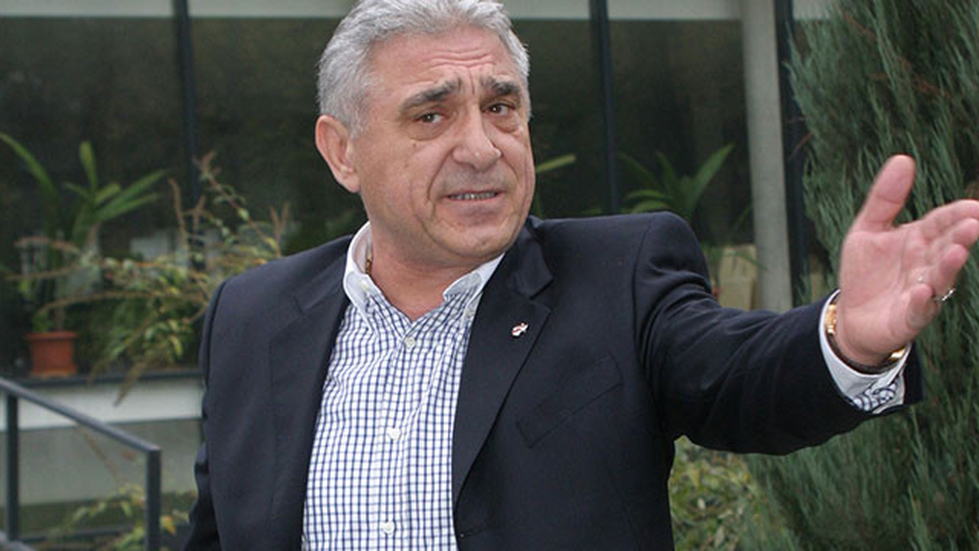 Giovani Becali, in genunchi in puscarie! A izbucnit in lacrimi dupa ce l-a vazut pe varul Gigi la TV, facand ASTA!