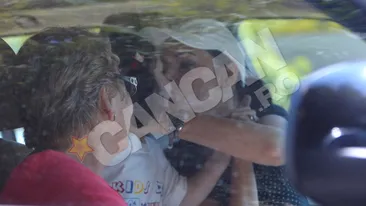 Andreea Marin isi pupa fetita pe gura!