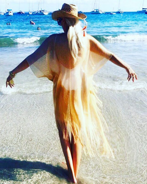 Nu face plajă pe litoralul românesc să nu o vadă românii. Șocant cum arată Raluca Bădulescu în costum de baie