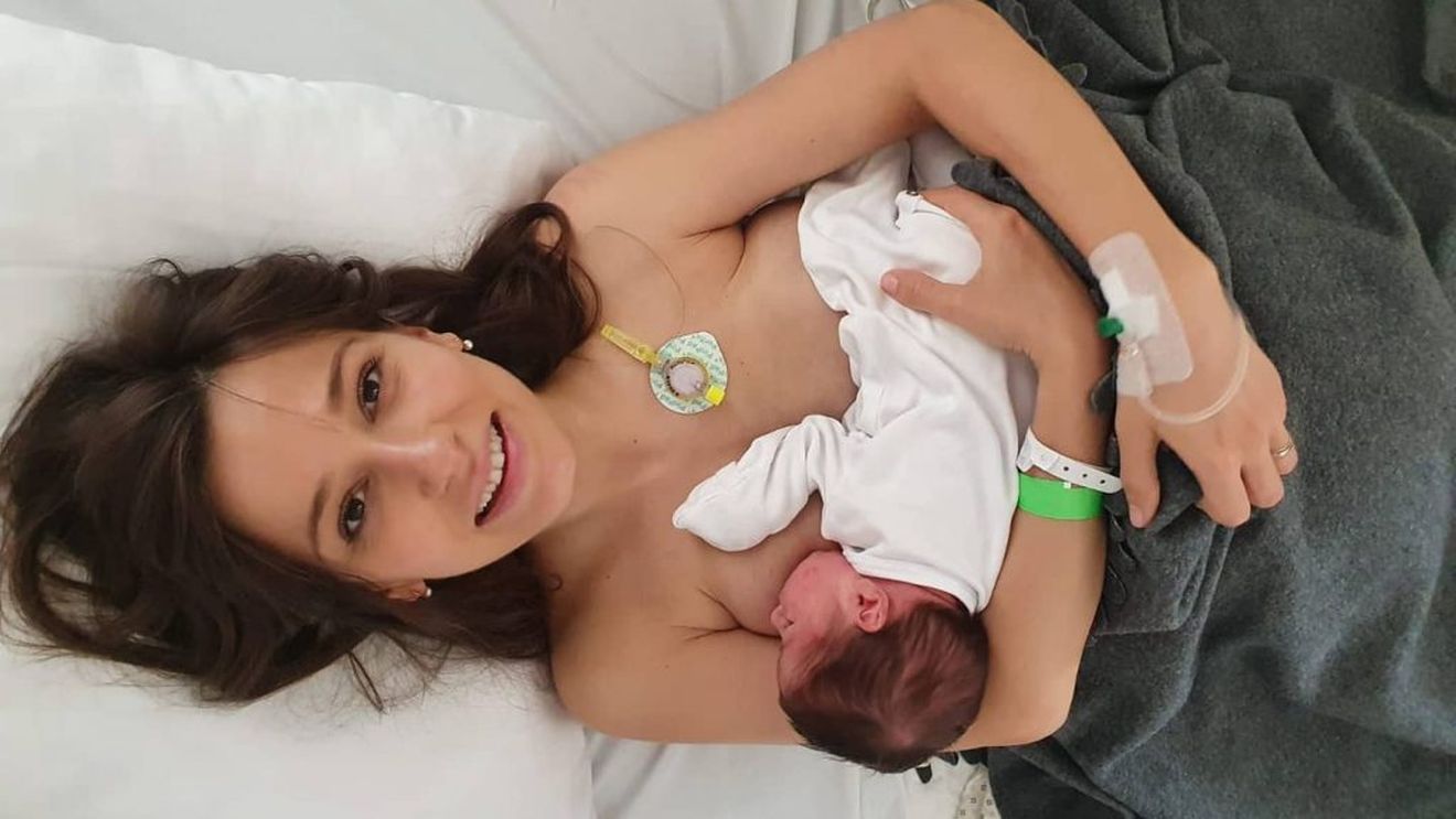 Aflată încă în spital, Dana Rogoz a avut parte de o surpriză incredibilă: „Au început să țipe în dreptul salonului de a auzit toată strada”. FOTO