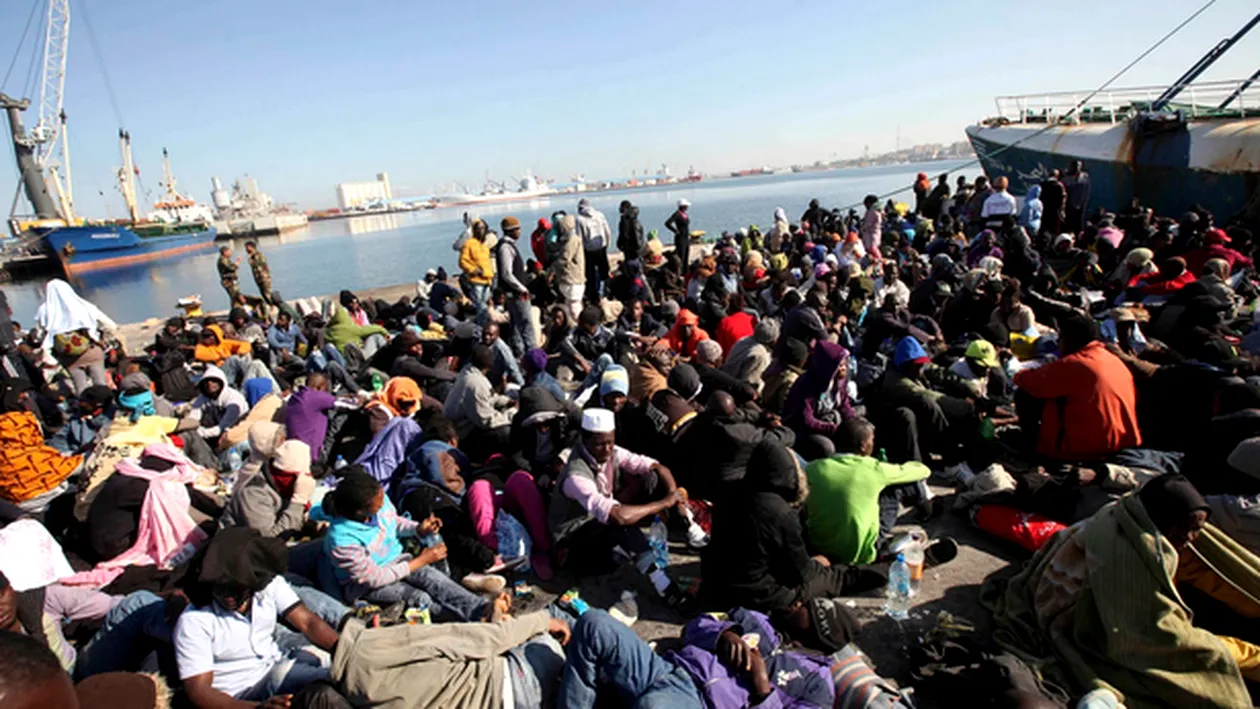 Câţi migranţi blocaţi pe Marea Mediterană s-a oferit România să primească. Anunțul MAE