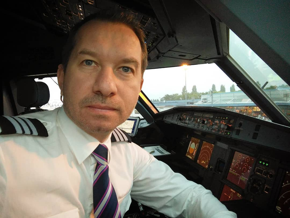 Mihai Sturzu era să moară după prima cursă oficială ca și co-pilot. Câștigă mai mulți bani din muzică