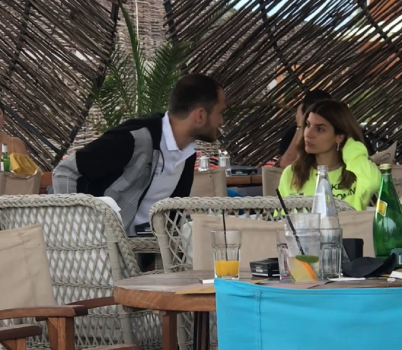 Fiica lui Mădălin Voicu, alături de iubit, la Nuba Mamaia