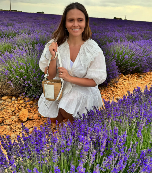 Cristina Șișcanu, umilită de fani după ce a ieșit la luminițe! „Doamne, cred că nu este normală la cap”