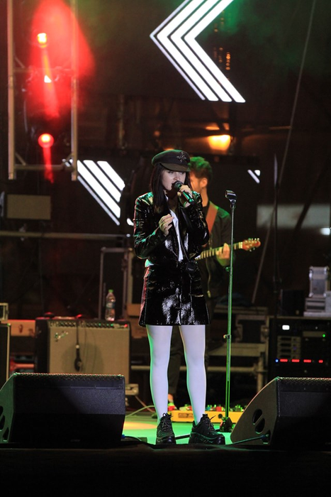 Irina Rimes, gafa anului pe scenă! Vedeta Pro TV a rămas cu „rușinica” la vedere la Festivalul Castanelor 2019
