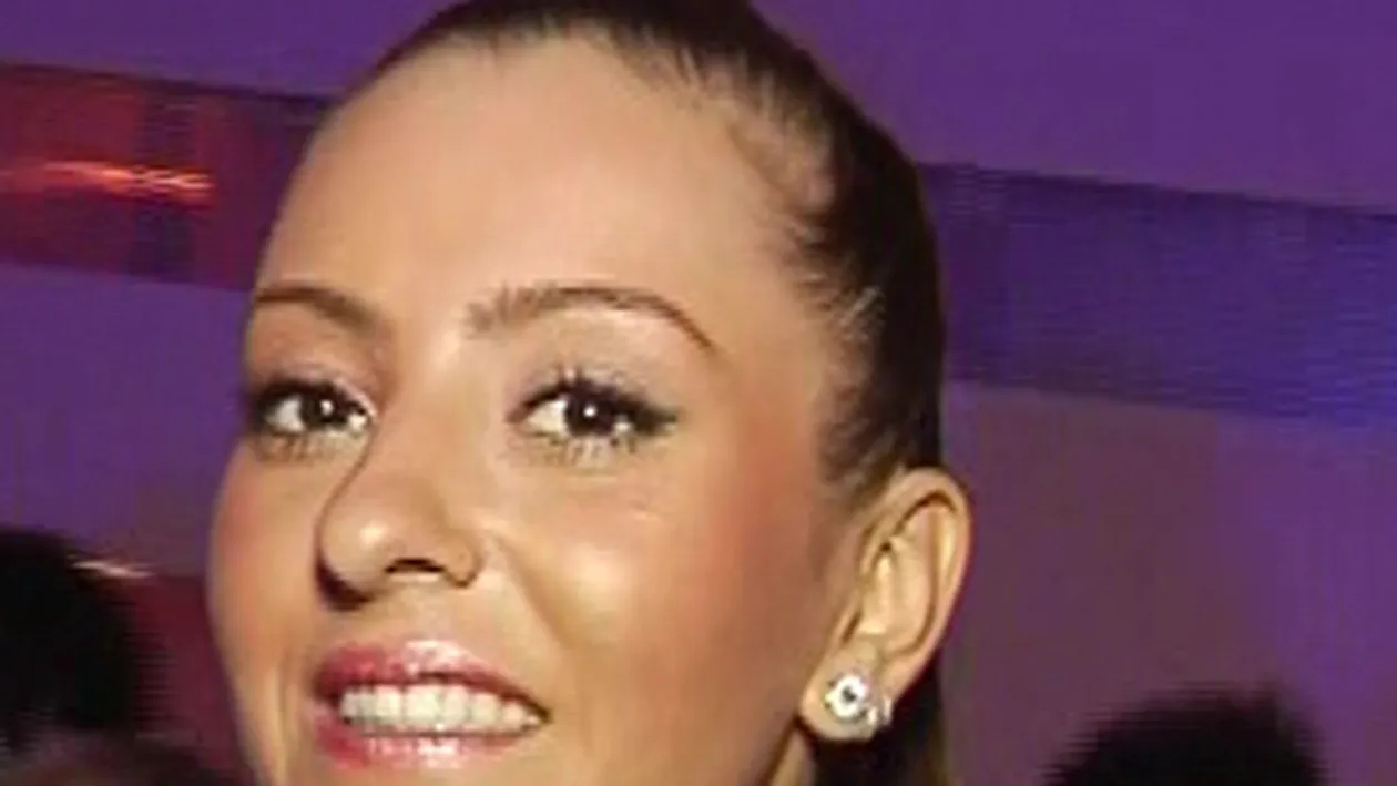 Giulia Anghelescu, despre relatia cu Vlad Huidu: Trebuie sa ne hotaram asupra datei!