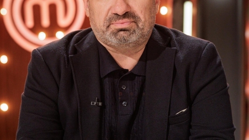 Cafea turcească perfectă, după rețeta lui Cătălin Scărlătescu. Ce face el după ce apa dă în clocot