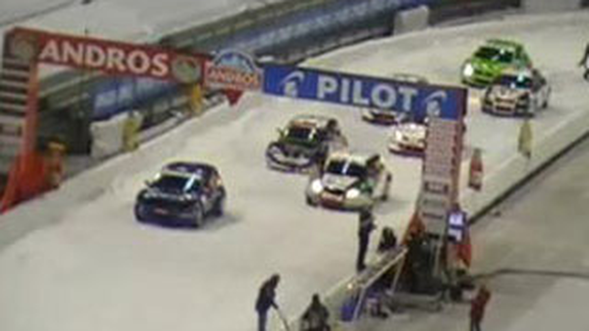 VIDEO Alain Prost a facut drifturi pe gheata cu o Dacia Duster