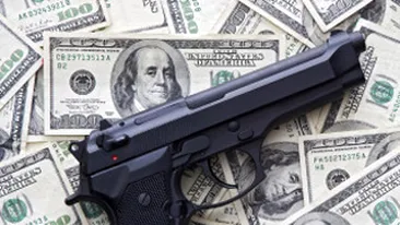 VIDEO Jaf armat pe o strada din Capitala! Doi oameni au fost talhariti de trei hoti inarmati