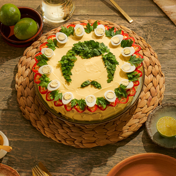 Salata de boeuf este nelipsită de sărbători/ Sursa foto: Facebook