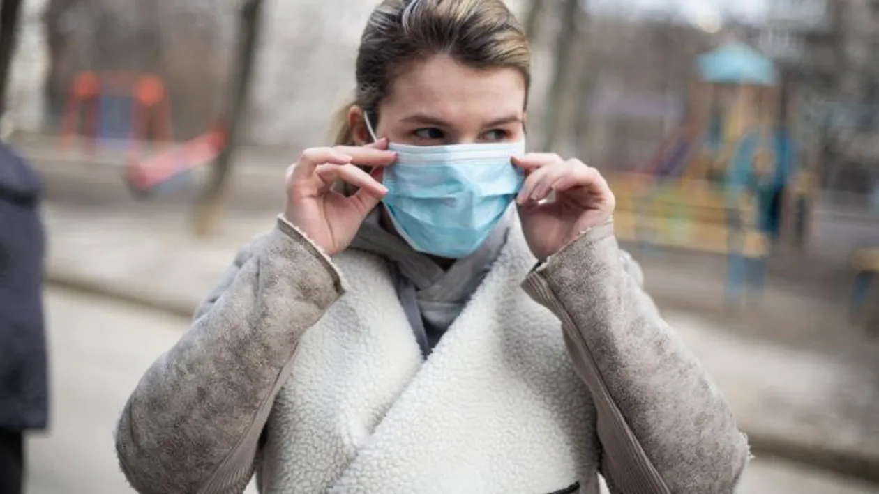 Masca te protejează de COVID-19, dar efectele secundare… Ce spun specialiștii