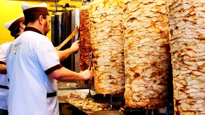Ce salarii au shaormarii de la Dristor Kebab, Băneasa, Socului Kebap și shaormeriile de cartier, acum, în 2026
