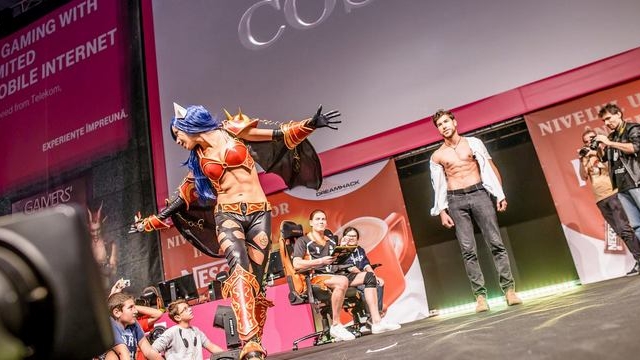La 20 de ani ajunsese sa cantareasca doar 35 de kilograme! Afla povestea incredibila a unei tinere din Capitala!