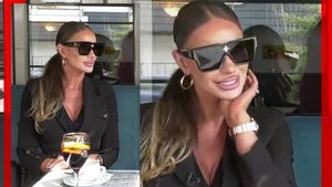 Bianca Drăgușanu își dezvăluie secretele feminine pentru 1 Mai: ”O femeie e sexy pe tocuri! Deși suntem la mare pe nisip!”