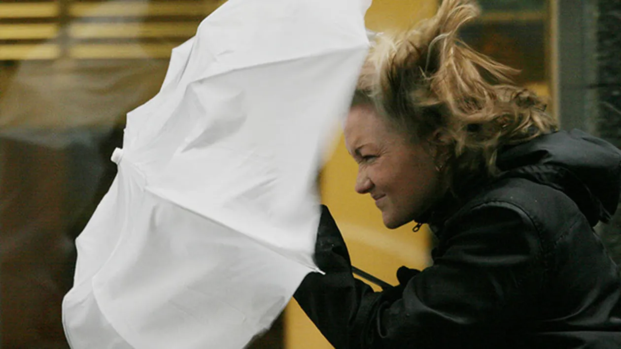 Un nou avertisment din partea meteorologilor! COD GALBEN de ploi si vijelii in Bucuresti si trei judete din tara