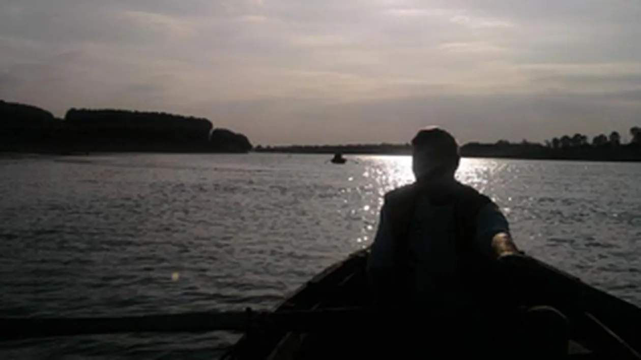 Cei doi barbati disparuti pe Bratul Borcea sunt suspectati de furt de fier!