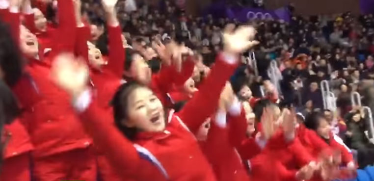 VIDEO. Majoretele trimise de Kim Jong Un la Jocurile Olimpice de Iarnă interpretează o melodie cu influențe românești. În 1971, prezent în Coreea de Nord, Nicolae Ceaușescu…