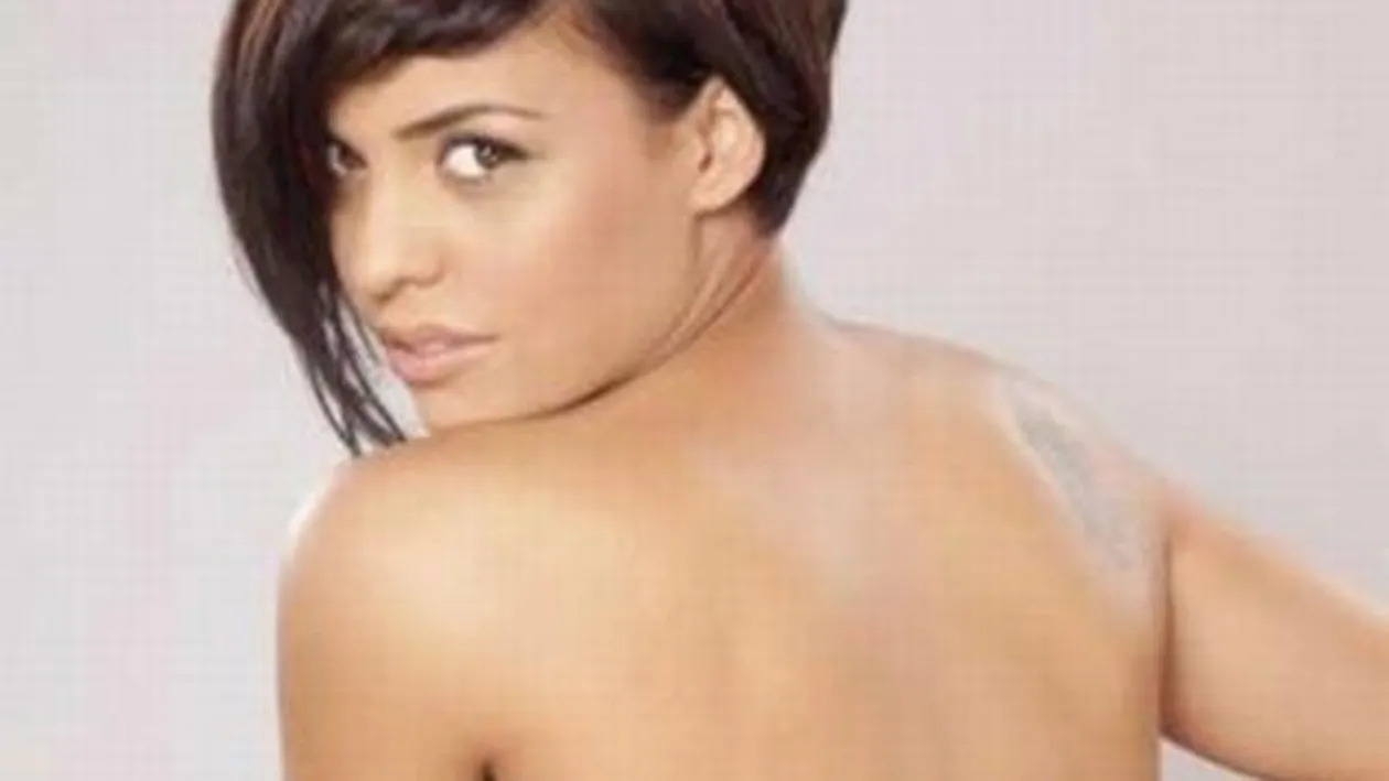 Fosta iubita a lui Bendeac s-a dezbracat de tot! Andreea Popescu, goala pusca in asternuturi! Imaginea a facut furori pe internet