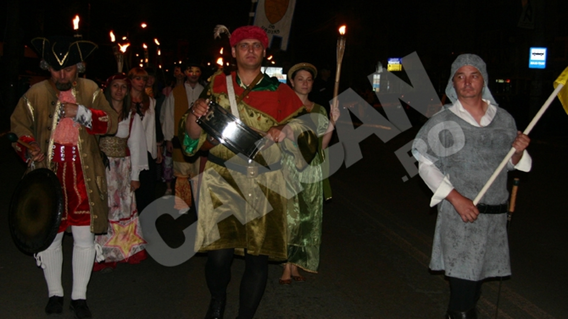 La Suceava nu e apa calda toata luna, dar e Festival medieval!