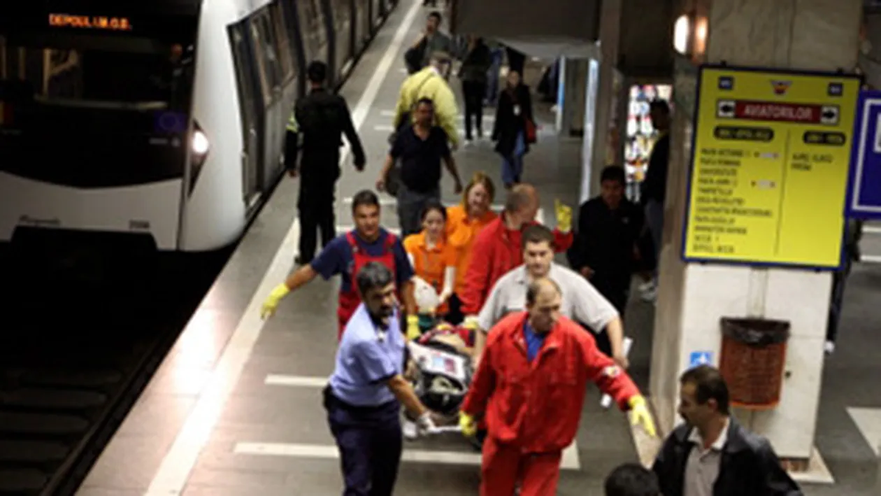 O femeie s-a aruncat in fata metroului in statia Unirii din Bucuresti