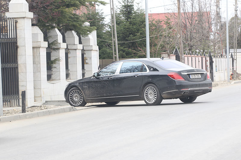 Gigi Becali obişnuieşte să-şi conducă personal maşina