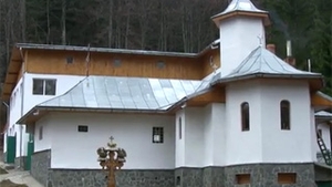 De Florii, credinciosii erau sa devina pranzul unui urs!