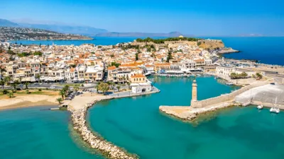 Restricții pentru femei impuse din această vară în Grecia. Reguli noi, cu amenzi de până la 3.000 de euro