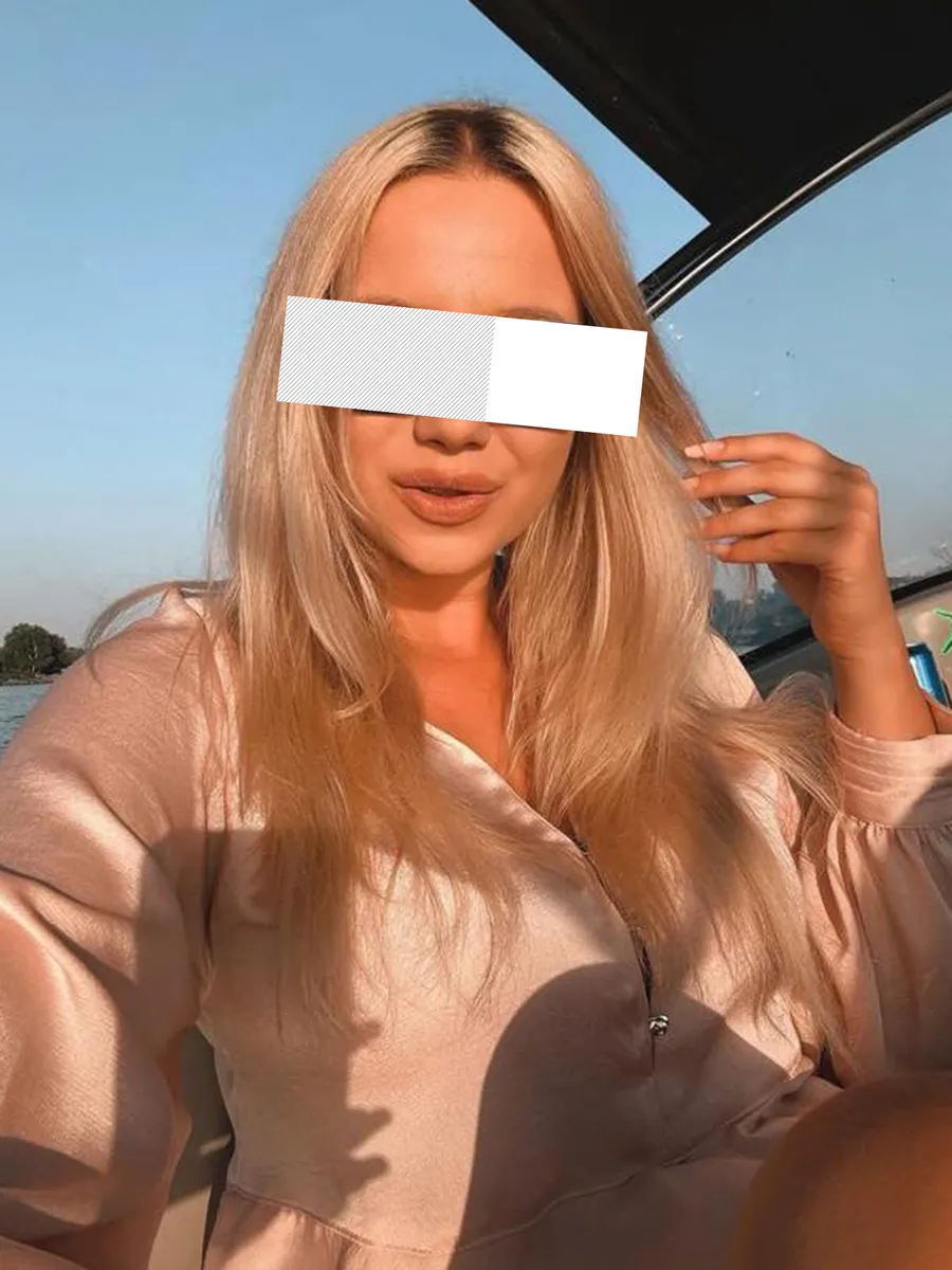 Noua iubită a chef-ului, Elena, pe aceeași ambarcațiune, în Delta Dunării. sursă - social media. 