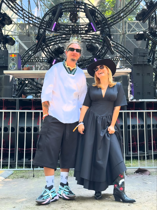 Andreea Esca, apariție surprinzătoare la UNTOLD! Mama Alexiei Eram a avut o țintă mulată și decoltată