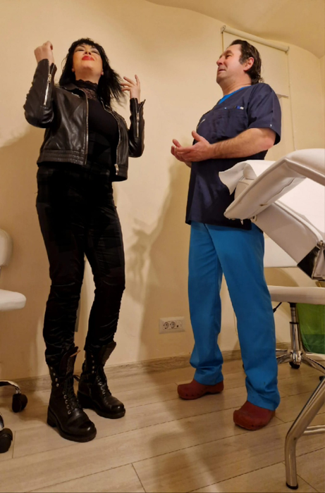 Mariana Moculescu, mulțumită de intervenția estetică (Foto: Facebook)