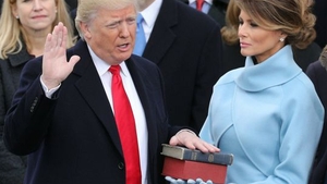 VIDEO! Gestul Melaniei Trump care face înconjurul internetului! Reacţia incredibilă pe care a avut-o atunci când Donald Trump a atins-o!