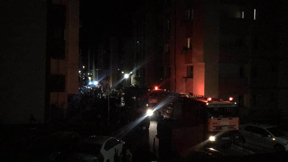 Explozie într-un bloc din Popești Leordeni. Un bărbat ar fi încercat să se sinucidă dând drumul la gaze. FOTO&VIDEO