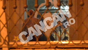FOTO Fanii Manchester au sarbatorit victoria in club si la striptease