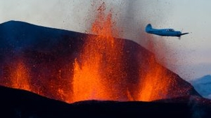 Guvernul Islandez a anuntat ca erupta vulcanului Eyjafjöll scade in intensitate