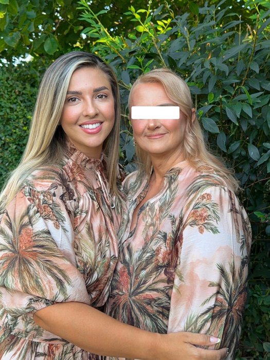 Recunoști fetița din imagine?! Astăzi este una dintre cele mai celebre vedete din România
