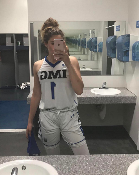SARAH, fata cea mică a ANAMARIEI PRODAN, face furori cu formele sale! Uite cât de sexy este în costum de baie