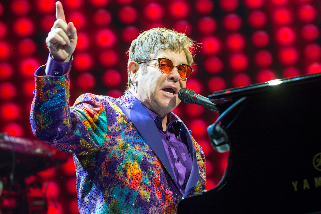 Elton John va cânta la nunta regală