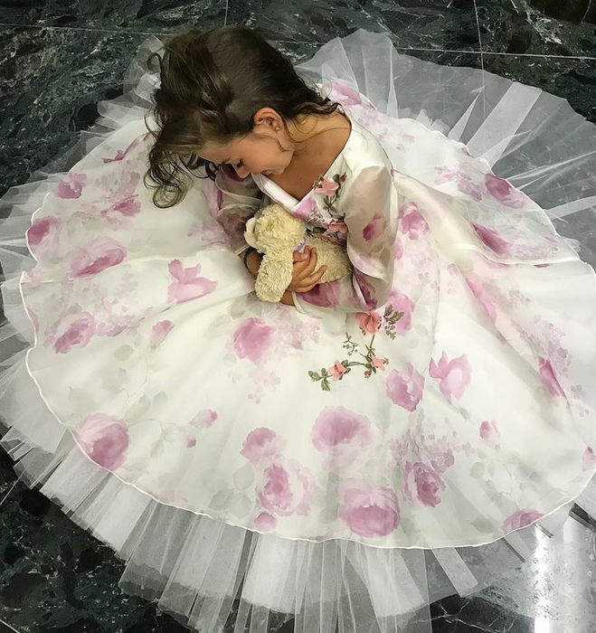 Antonia i-a dăruit fiicei sale o rochie de prinţesă