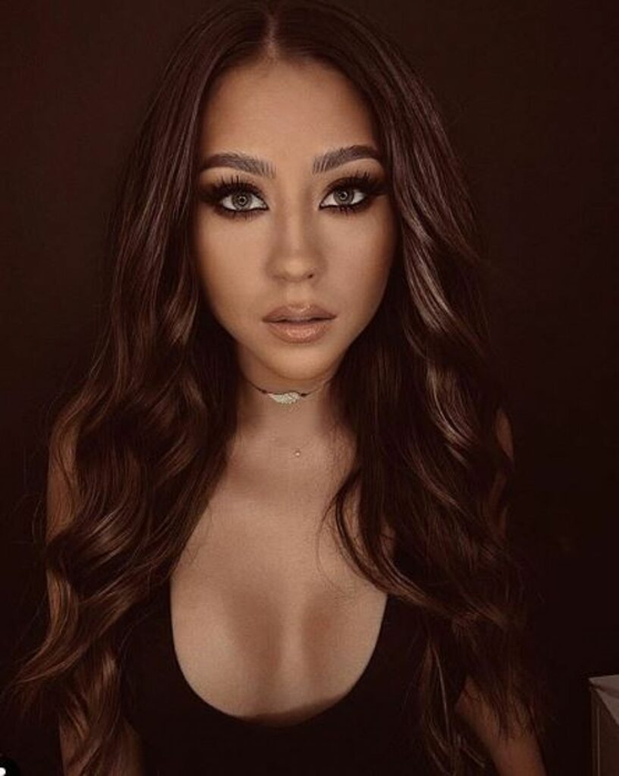 Momente de panică pentru Nicole Cherry. Artista a rămas blocată în lift