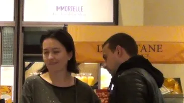 Nici Ilie Nastase nu o rasfata asa! Iubitul tinerel ii face toate poftele Amaliei Nastase atunci cand o insoteste la cumparaturi!