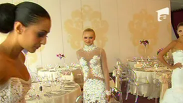 VIDEO Concurenta de la Next Top Model, nervoasa pe colege: Asa sariti si in p**a...? Sa dea dracu' sa ma impiedic in pantofi, ca jar mancati! Afla ce s-a intamplat!