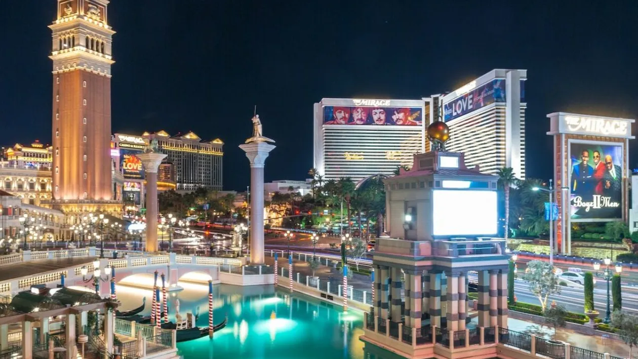 (P) Doi americani au vizitat 74 de cazinouri în 24 de ore - record mondial