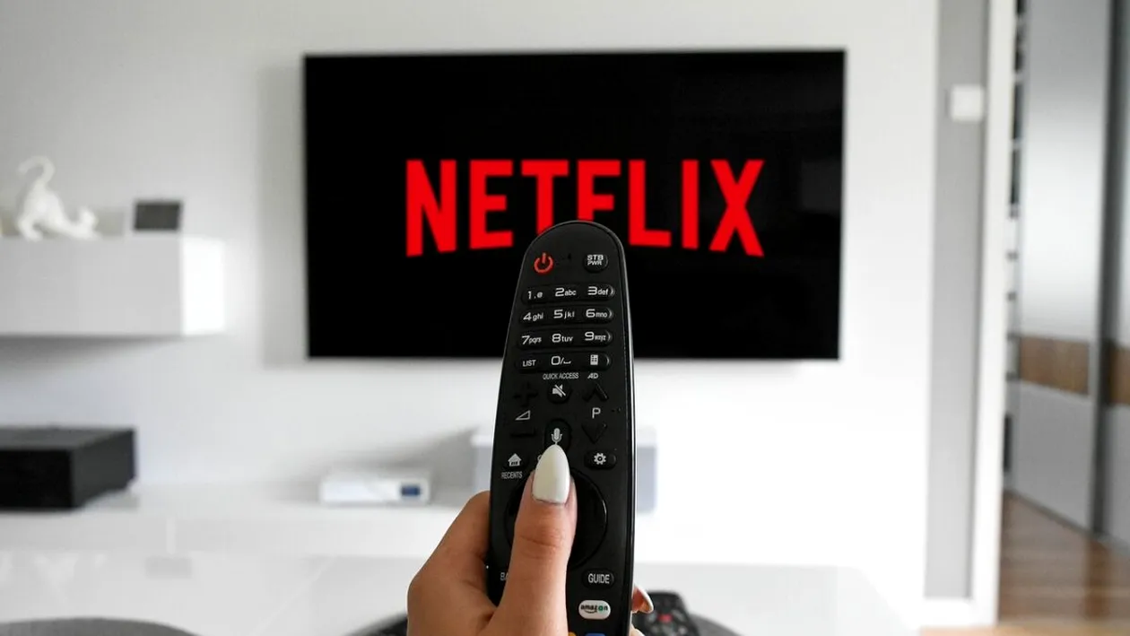 Netflix, lovitură dură pentru români! Când vor fi introduse abonamentele cu reclame, de fapt